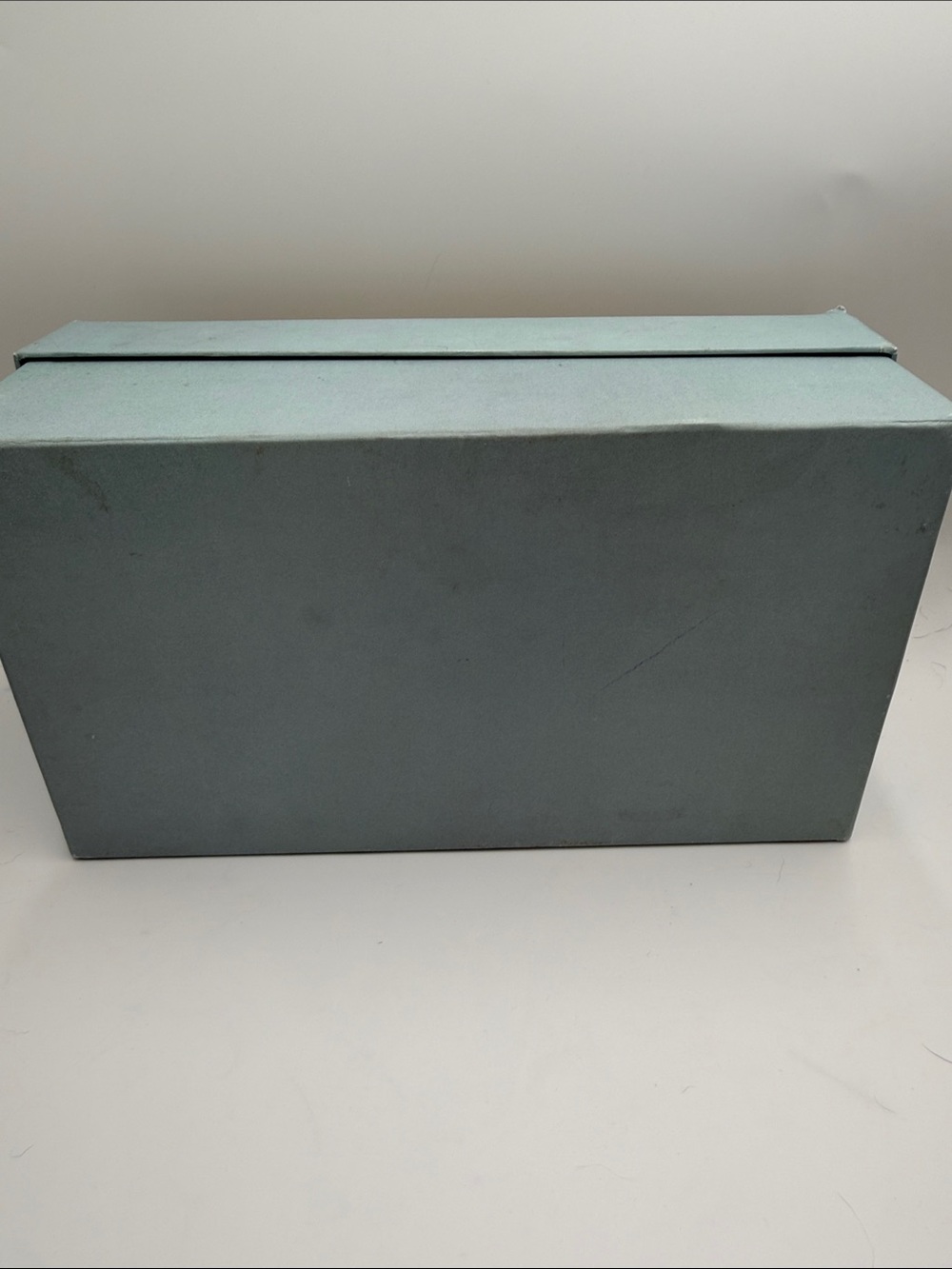 Gucci Pale Blue Photo-Print Gift Box with Navy Script - Picture 5 of 8